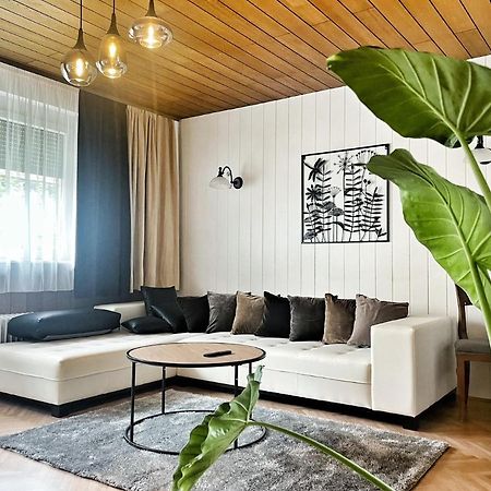 Papas Apartment Лешче Экстерьер фото