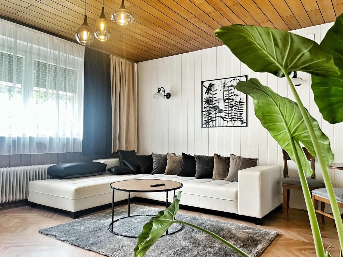 Papas Apartment Лешче Экстерьер фото
