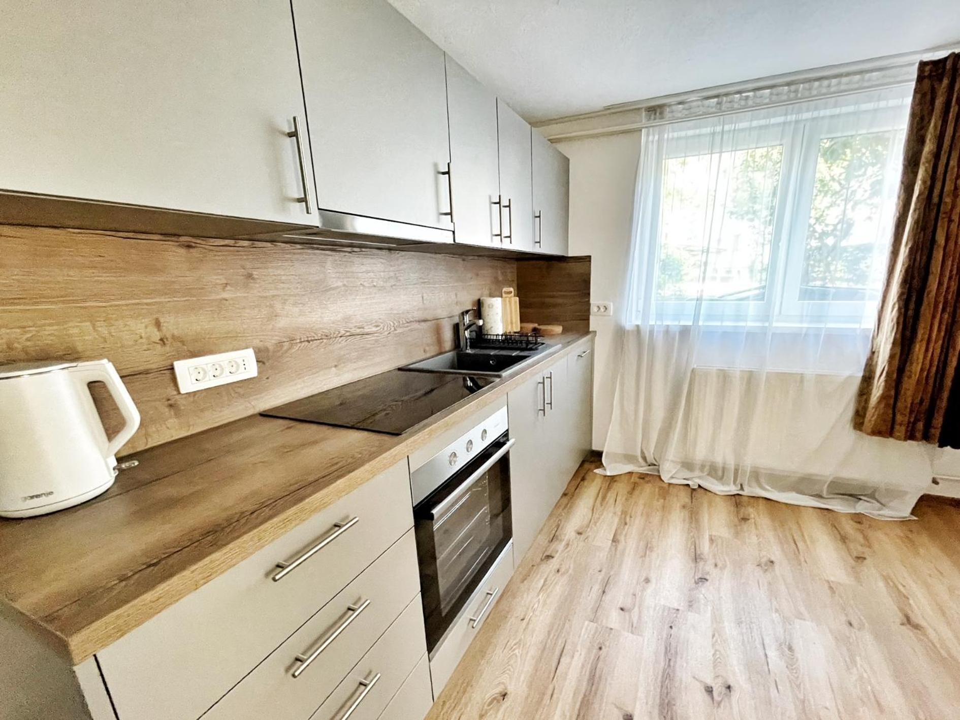 Papas Apartment Лешче Экстерьер фото