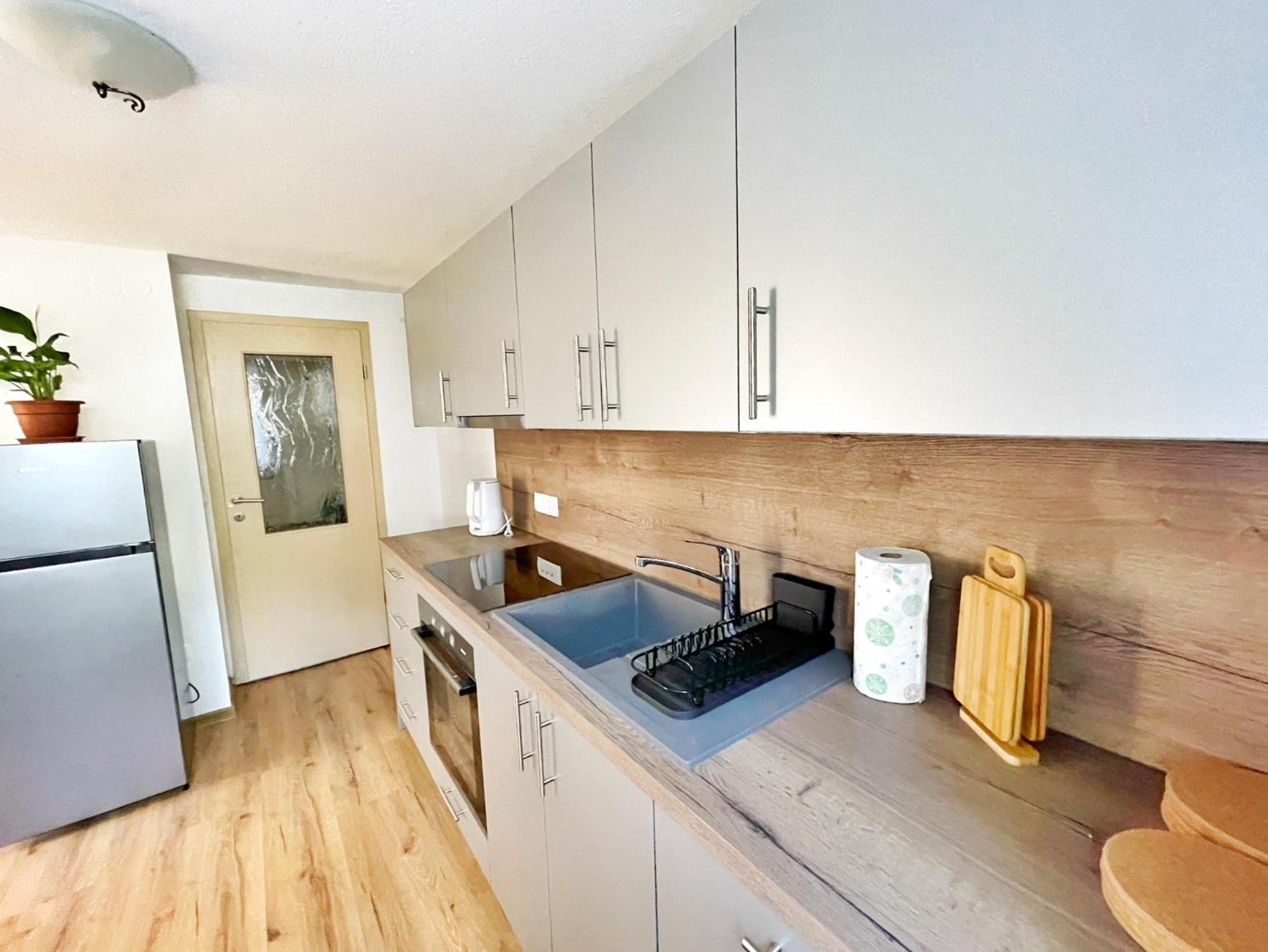 Papas Apartment Лешче Экстерьер фото