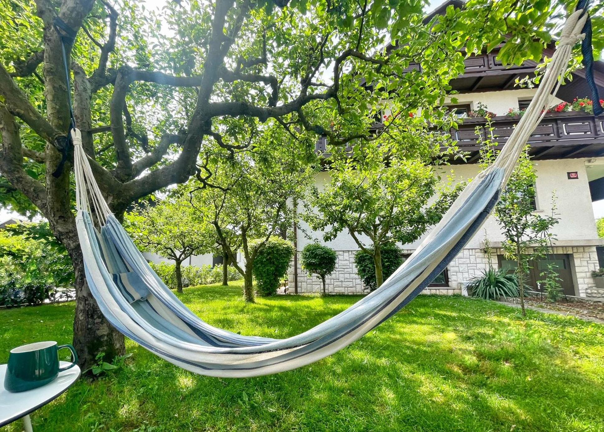 Papas Apartment Лешче Экстерьер фото