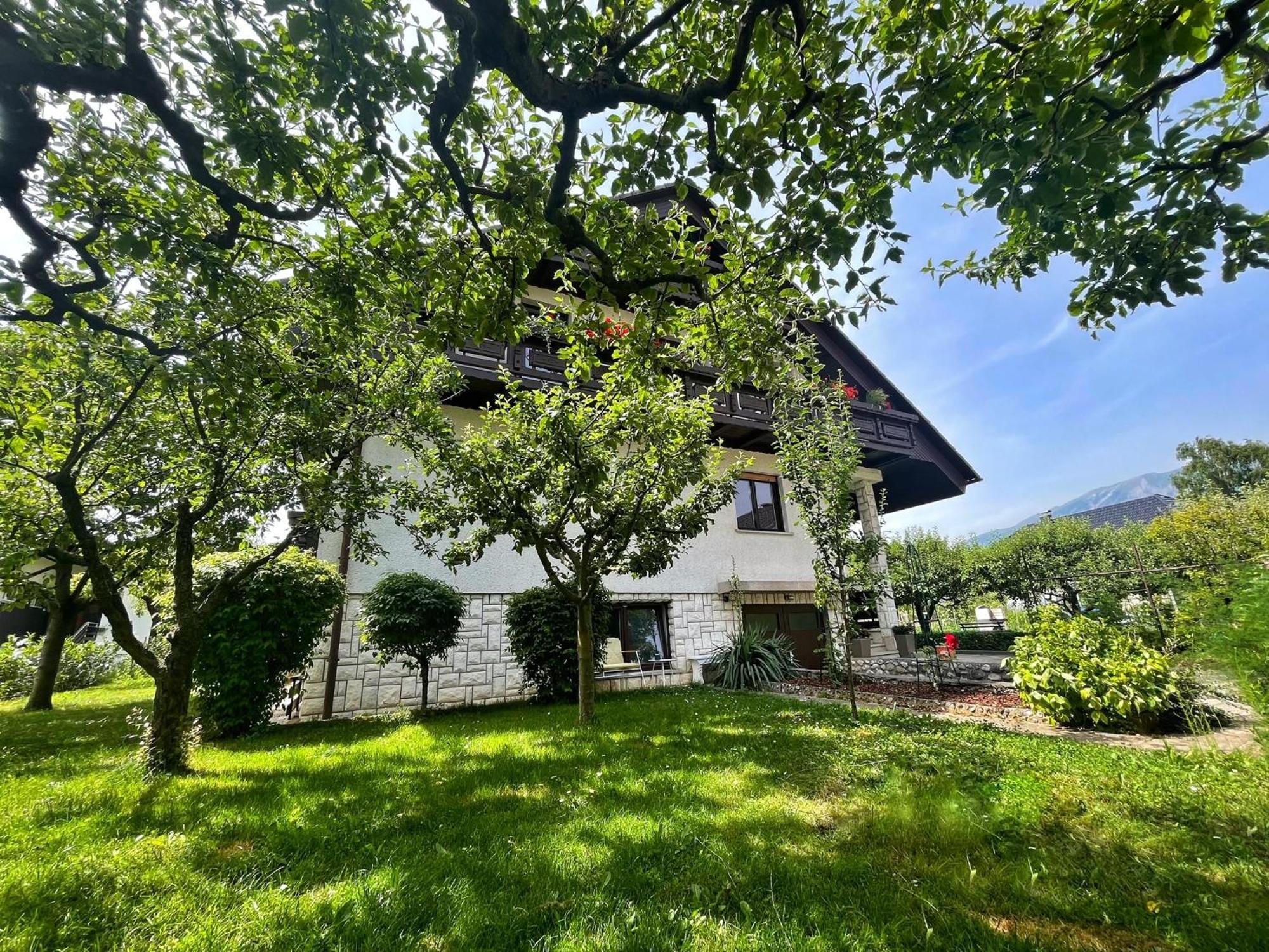 Papas Apartment Лешче Экстерьер фото