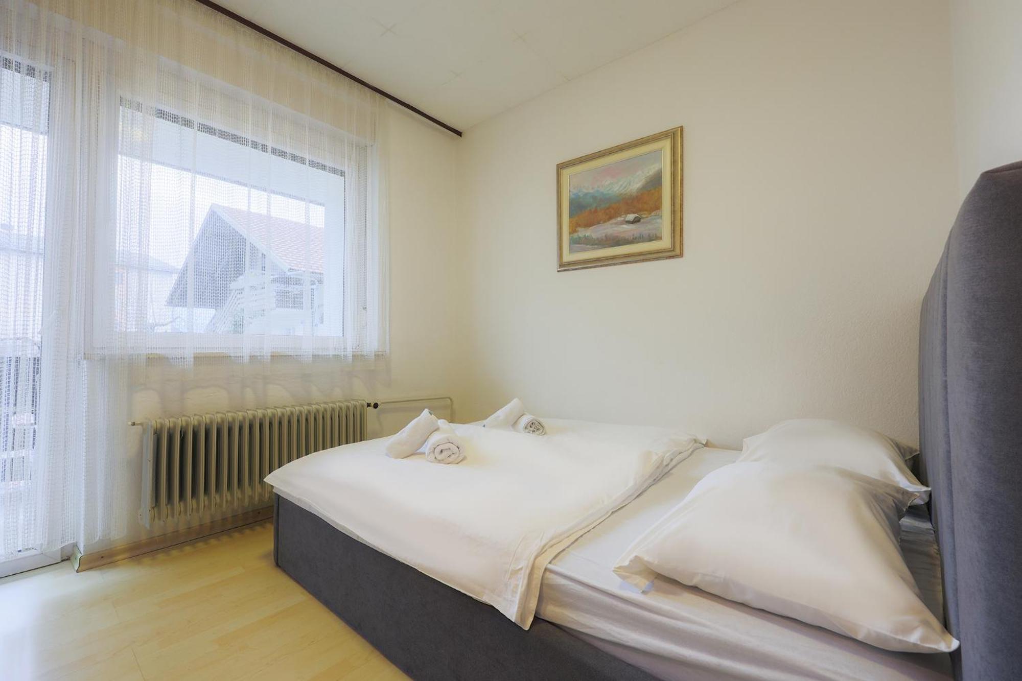 Papas Apartment Лешче Экстерьер фото