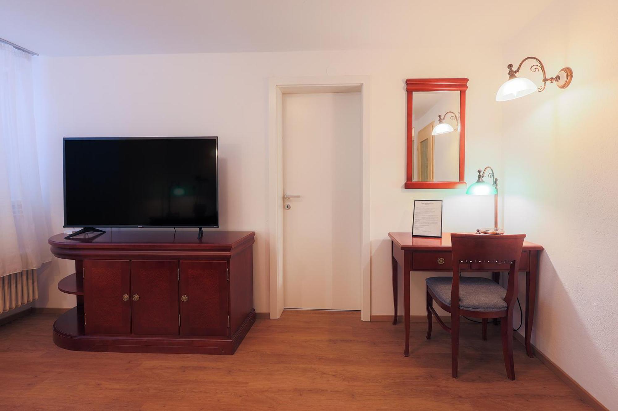 Papas Apartment Лешче Экстерьер фото