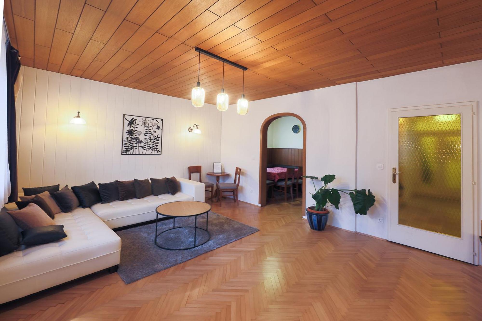 Papas Apartment Лешче Экстерьер фото