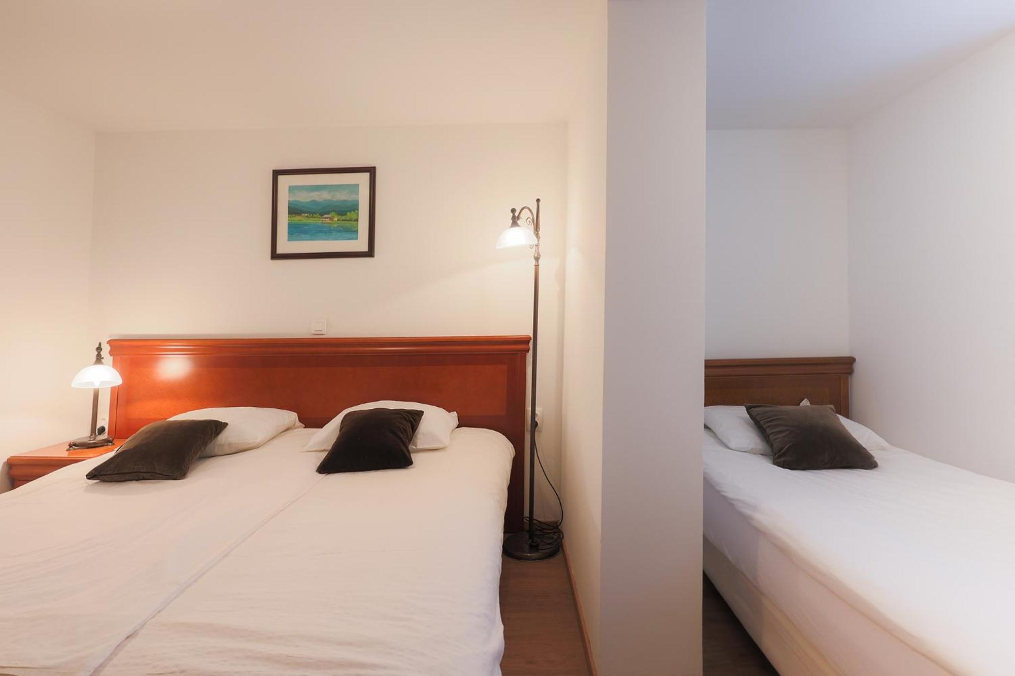 Papas Apartment Лешче Экстерьер фото