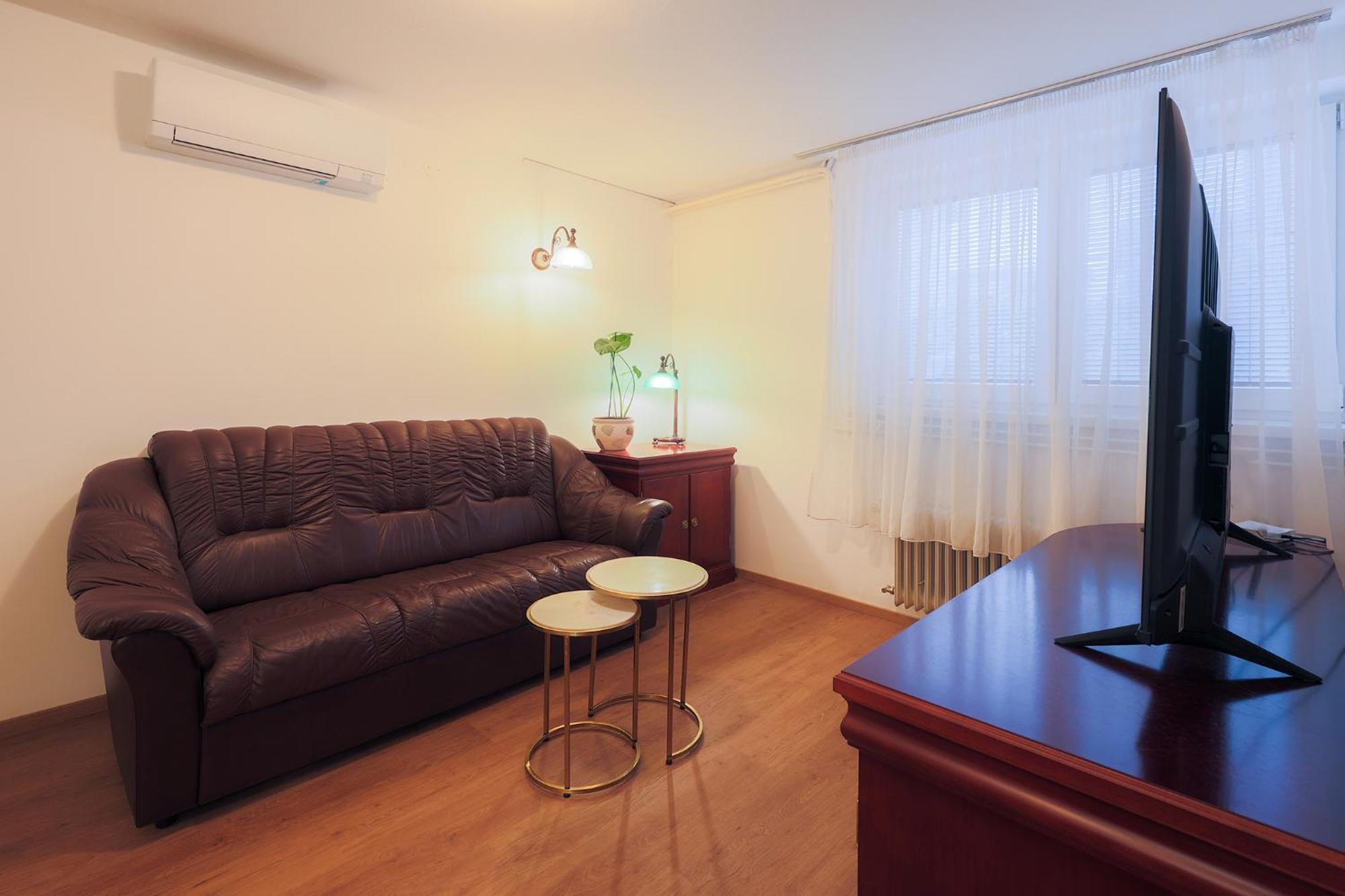 Papas Apartment Лешче Экстерьер фото