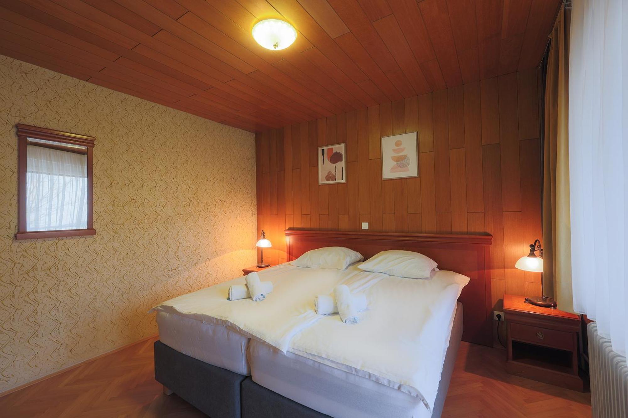 Papas Apartment Лешче Экстерьер фото