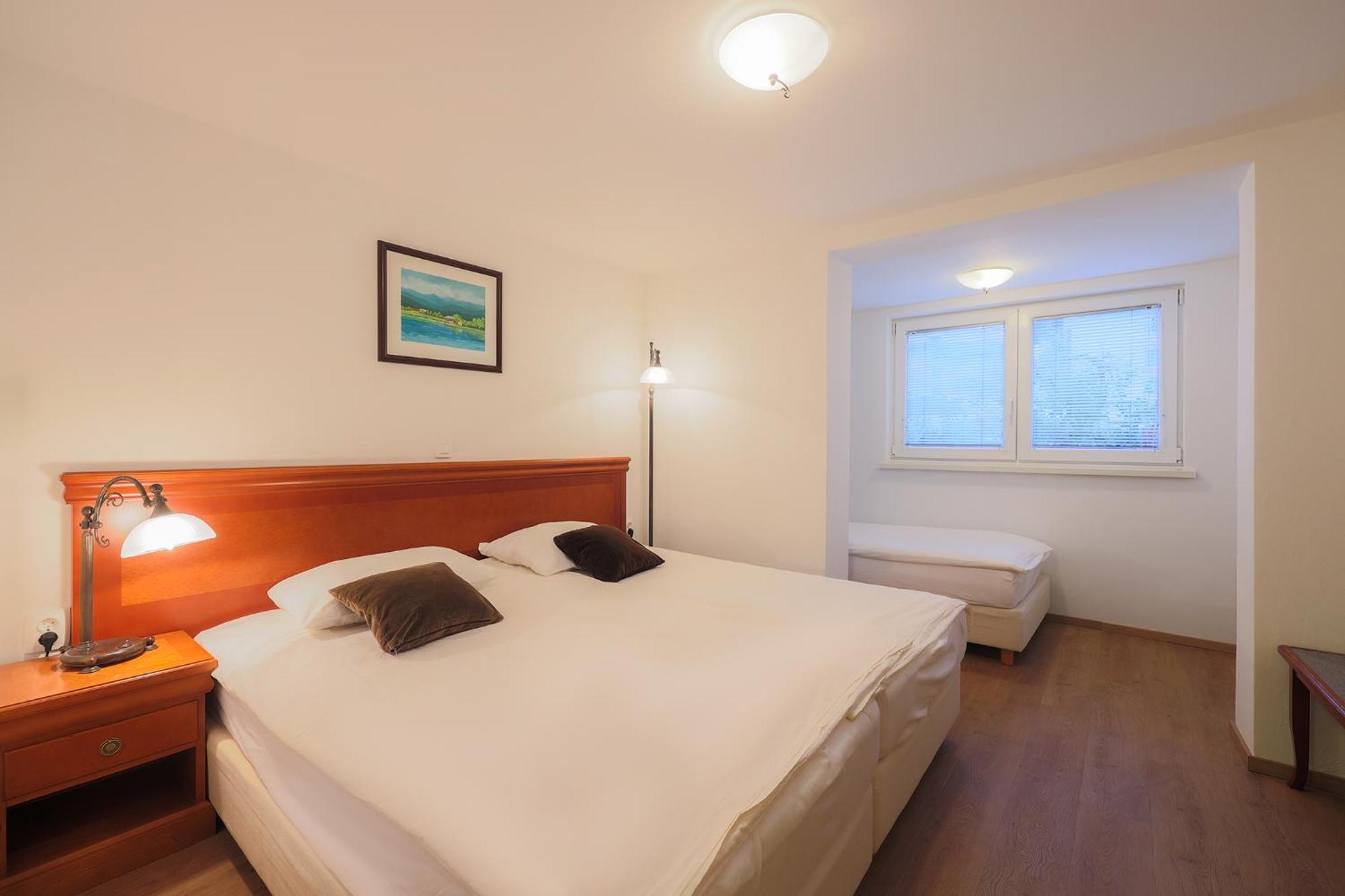 Papas Apartment Лешче Экстерьер фото