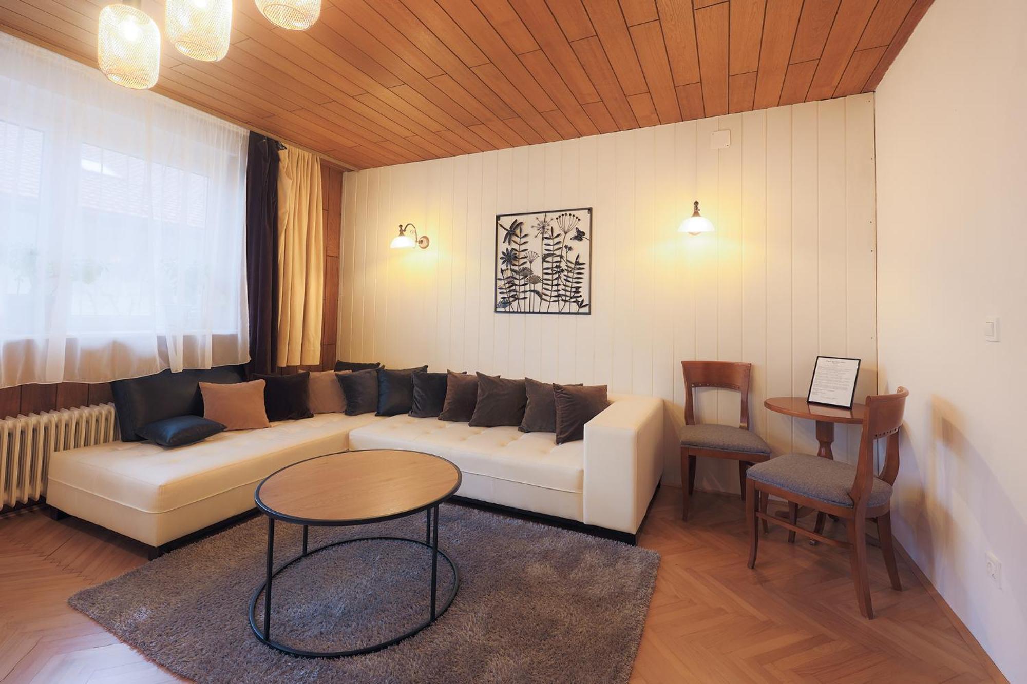 Papas Apartment Лешче Экстерьер фото